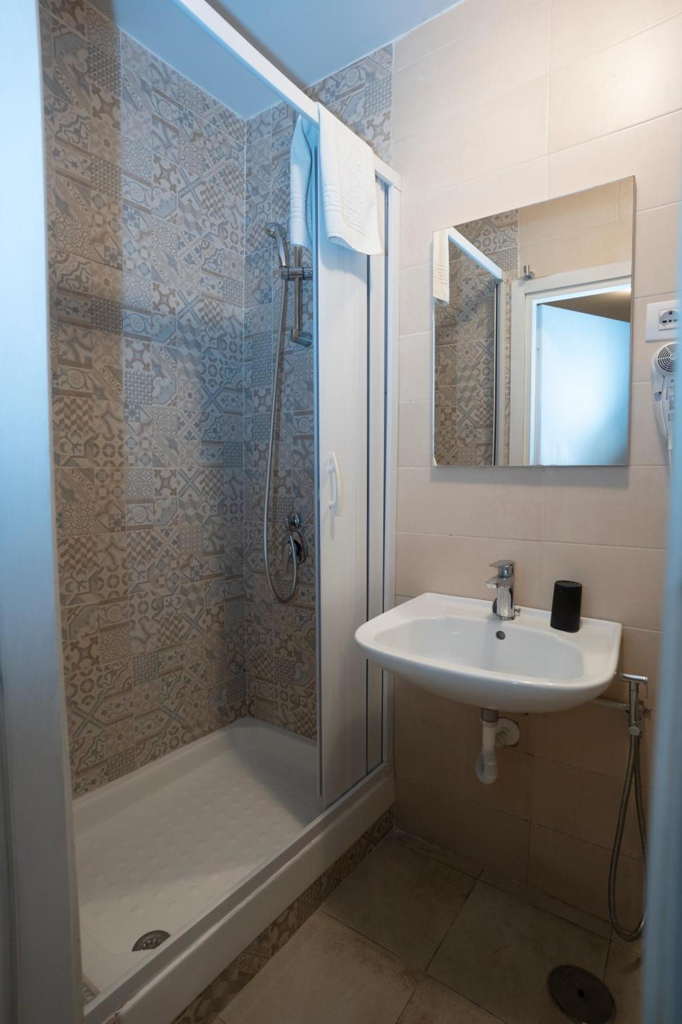 Flyresidence Garibaldi Наполи Екстериор снимка