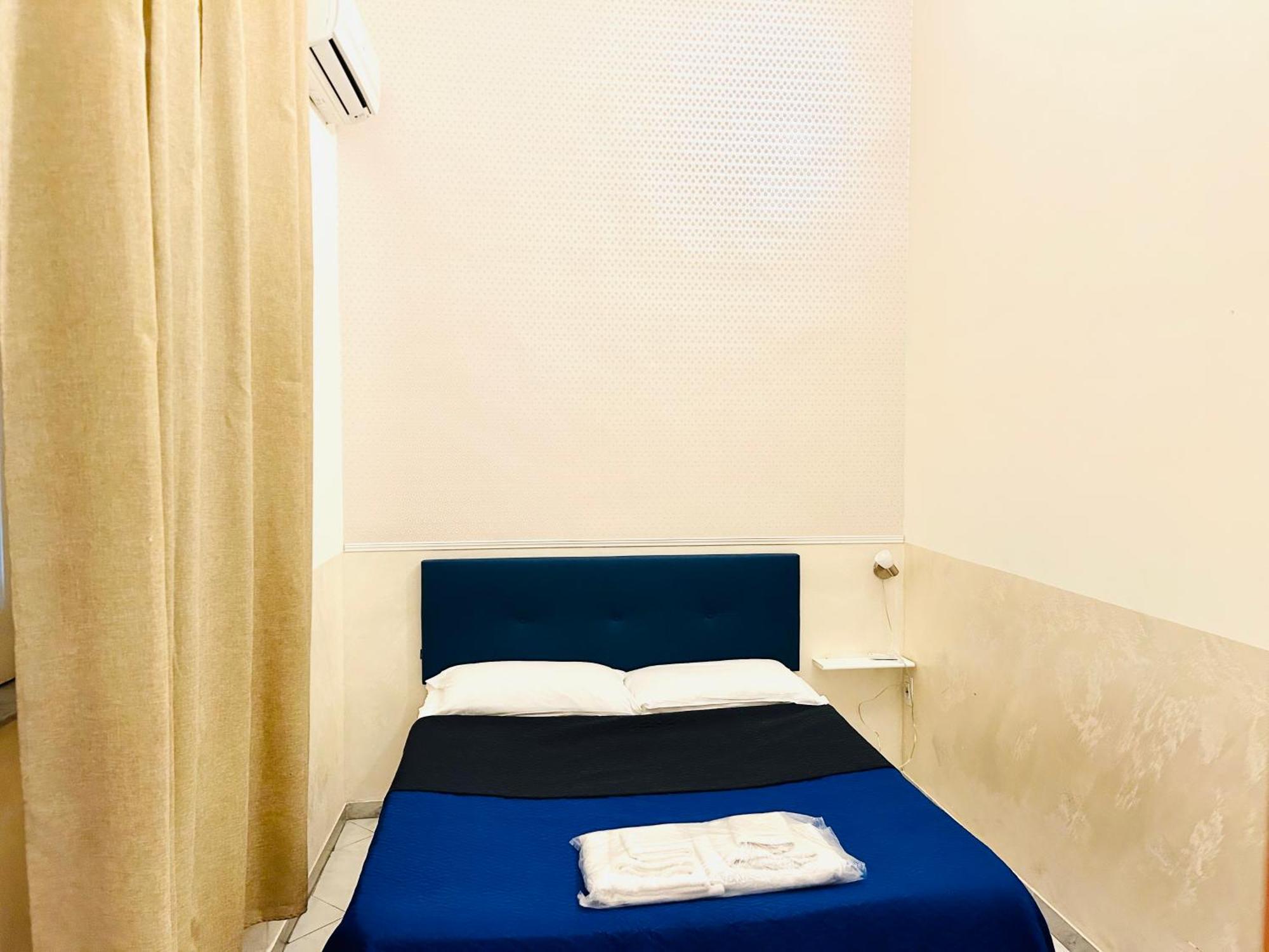 Flyresidence Garibaldi Наполи Екстериор снимка