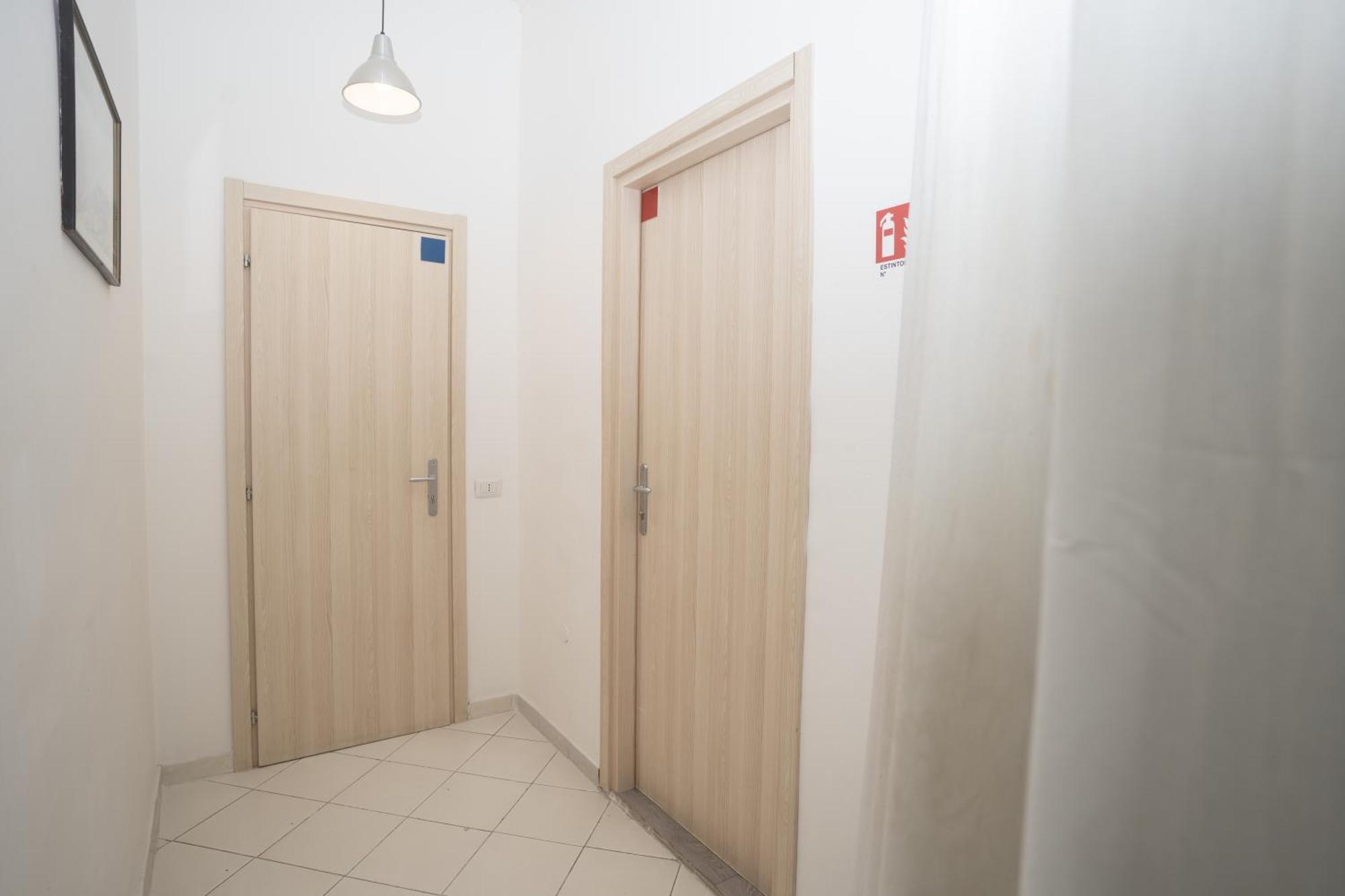 Flyresidence Garibaldi Наполи Екстериор снимка